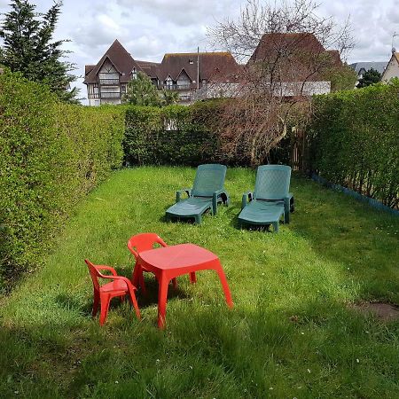 Appartement 2 Pieces Rez-De-Jardin A 2 Pas De La Plage Et De La Thalasso Cabourg Kültér fotó